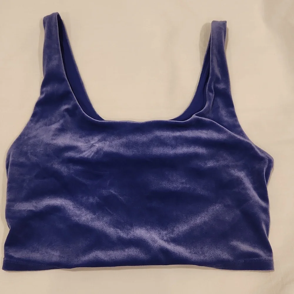 Athleta Velvet Cut Out Crop Tank Top Sport Bra in Ligth Purple. Size M